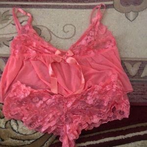 Plus size peach lingerie tag says 4x but fits more like a 2xl never worn